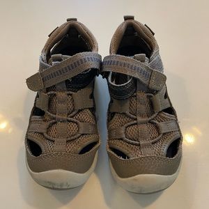 Student rite boy sandals .